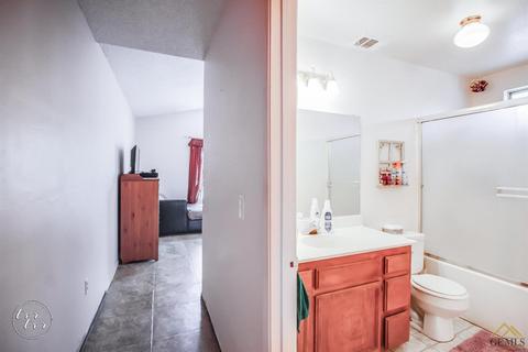 1020 Eubanks Ave, Bakersfield, CA 93307 photo 17