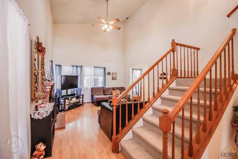 1020 Eubanks Ave, Bakersfield, CA 93307 photo 4