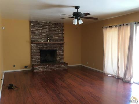 448 Campus Dr, Arvin, CA 93203 photo 2