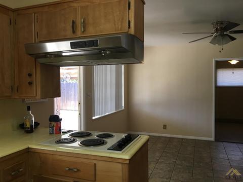 448 Campus Dr, Arvin, CA 93203 photo 6