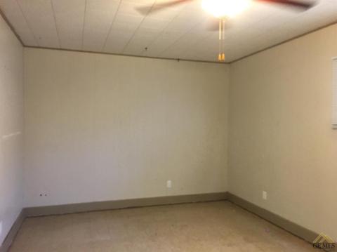 448 Campus Dr, Arvin, CA 93203 photo 8