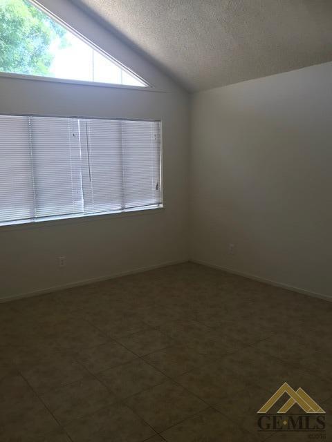 4309 Spaulding Ct, Bakersfield, CA 93313 photo 2