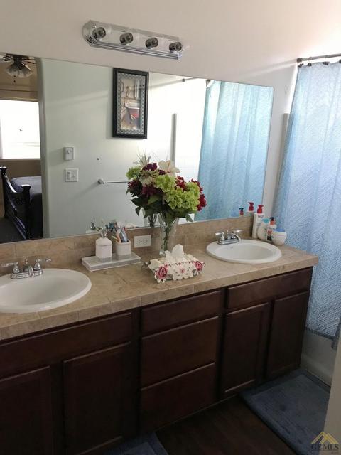 2404 Cobern St, Bakersfield, CA 93313 photo 10
