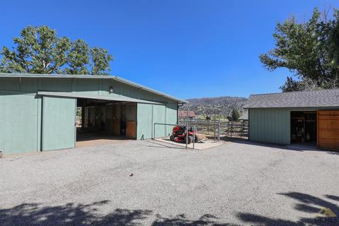 24120 Rand Ct, Tehachapi, CA 93561 photo 2