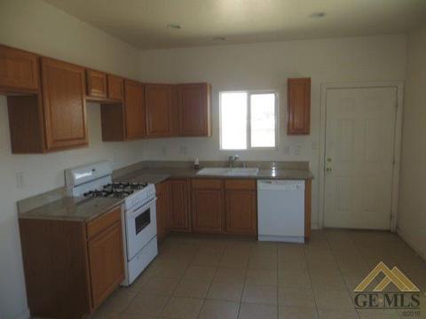 100 Tyler St, Taft, CA 93268 photo 9