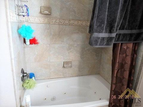 209 Wetherley Dr, Bakersfield, CA 93309 photo 9