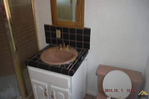 8210 Maxey Dr, Lamont, CA 93241 photo 7