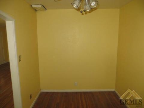 617 Pierce St, Taft, CA 93268 photo 8