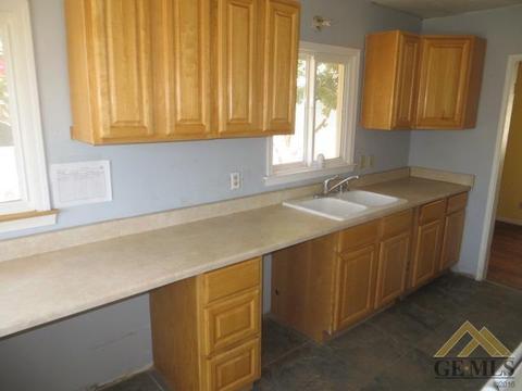 617 Pierce St, Taft, CA 93268 photo 6