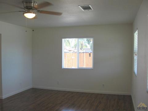 200 Maple Ave, Wasco, CA 93280 photo 4