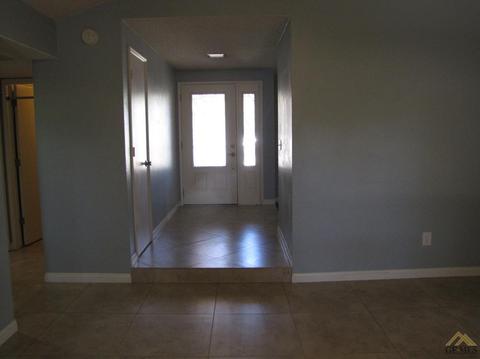 412 Church St, Taft, CA 93268 photo 3