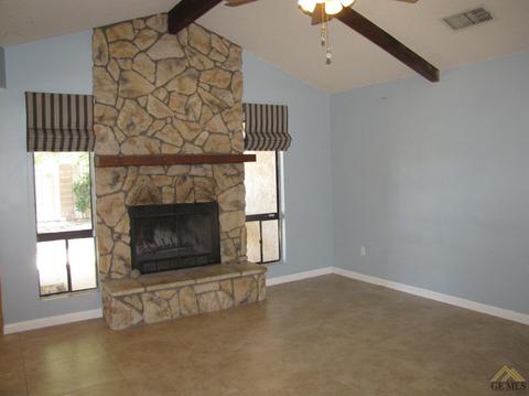 412 Church St, Taft, CA 93268 photo 7