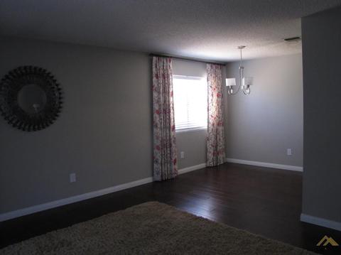 412 Church St, Taft, CA 93268 photo 5