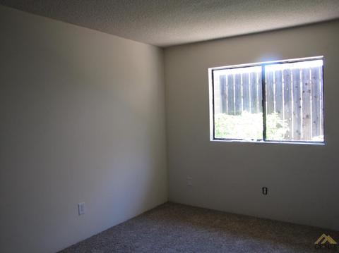 412 Church St, Taft, CA 93268 photo 17