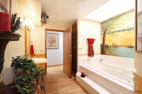 340 E Mckee Rd, Bakersfield, CA 93307 photo 7