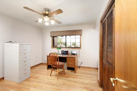 340 E Mckee Rd, Bakersfield, CA 93307 photo 8