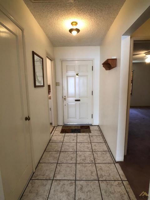 102 E San Emidio St, Taft, CA 93268 photo 2