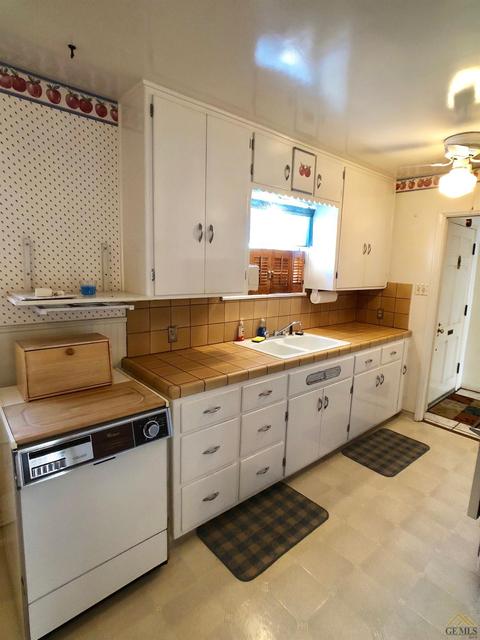 102 E San Emidio St, Taft, CA 93268 photo 7