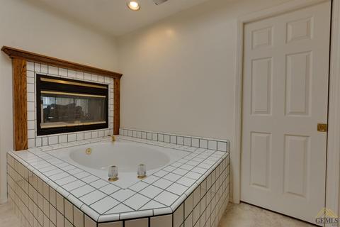 14103 Via Contento, Bakersfield, CA 93314 photo 21