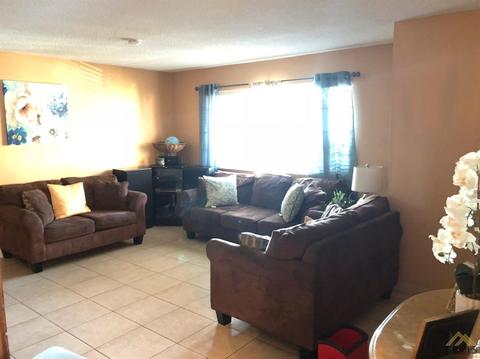 2233 4th St, Wasco, CA 93280 photo 4