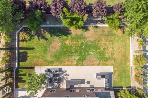 15606 Montalone Pl, Bakersfield, CA 93314 photo 38