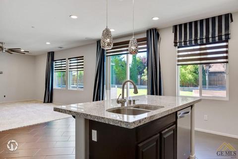 15606 Montalone Pl, Bakersfield, CA 93314 photo 14