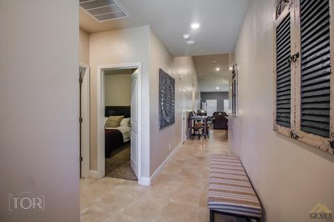9128 Red Pine Dr, Shafter, CA 93263 photo 5