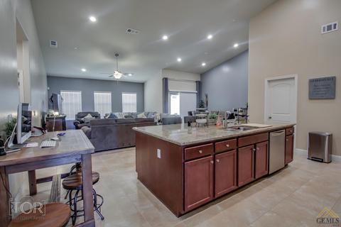 9128 Red Pine Dr, Shafter, CA 93263 photo 8