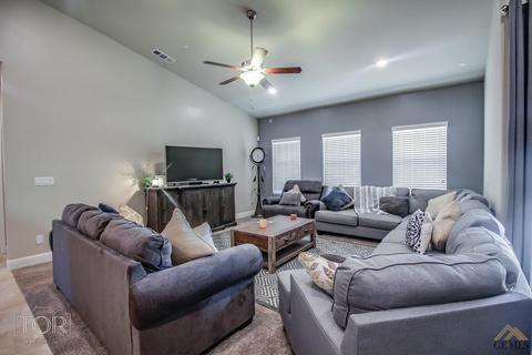 9128 Red Pine Dr, Shafter, CA 93263 photo 11