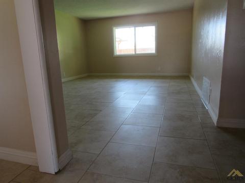 913 Devore Ave, Bakersfield, CA 93308 photo 3