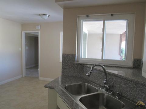 913 Devore Ave, Bakersfield, CA 93308 photo 6