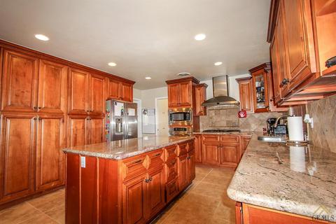 1013 3rd St, Taft, CA 93268 photo 5