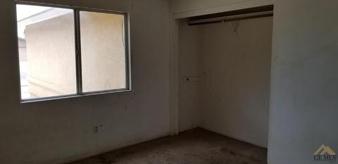 10003 Buzz St, Lamont, CA 93241 photo 7