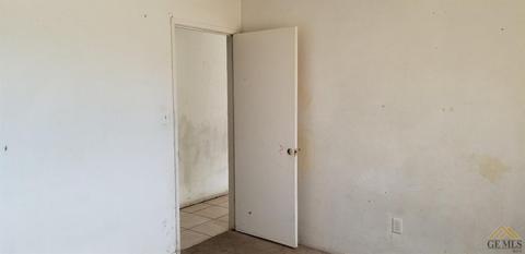 10003 Buzz St, Lamont, CA 93241 photo 8