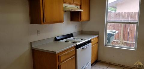 10003 Buzz St, Lamont, CA 93241 photo 5