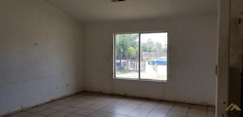 10003 Buzz St, Lamont, CA 93241 photo 2