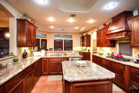 916 Tamara Ct, Shafter, CA 93263 photo 10