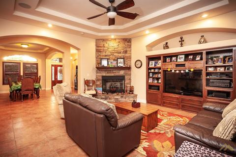 916 Tamara Ct, Shafter, CA 93263 photo 5
