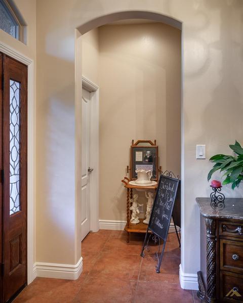 916 Tamara Ct, Shafter, CA 93263 photo 8