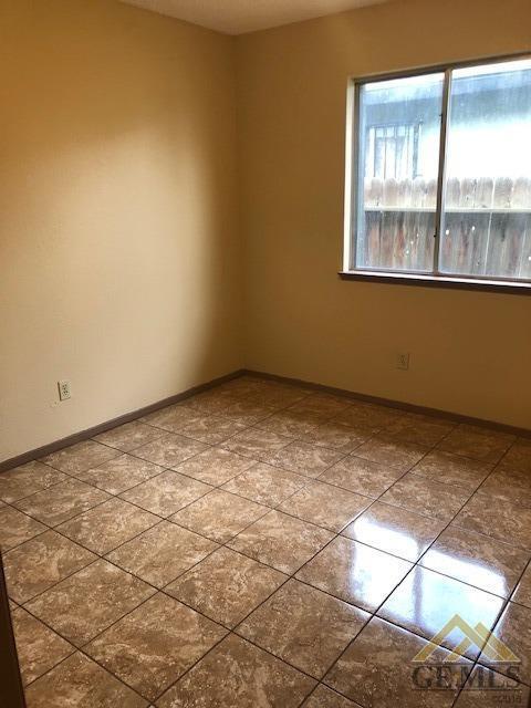 1302 Packard Dr, Arvin, CA 93203 photo 10