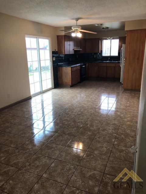 1302 Packard Dr, Arvin, CA 93203 photo 3