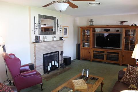 447 Walnut St, Shafter, CA 93263 photo 3