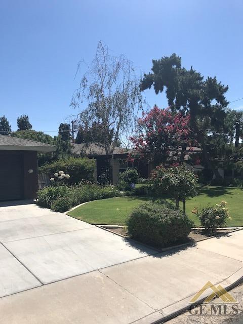 2719 Silver Dr, Bakersfield, CA 93306 photo 2