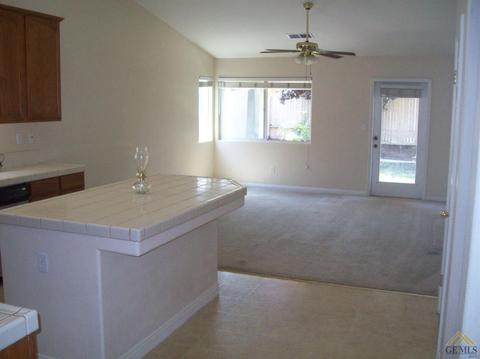 11909 Copernicus Ave, Bakersfield, CA 93312 photo 5
