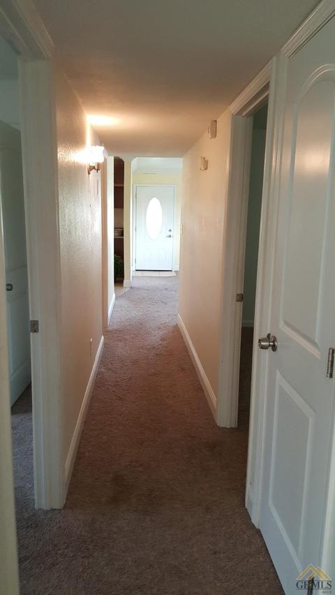 435 Wall St, Shafter, CA 93263 photo 3
