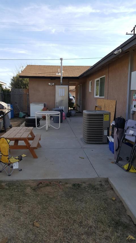 435 Wall St, Shafter, CA 93263 photo 11