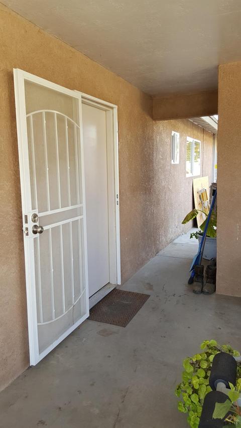 435 Wall St, Shafter, CA 93263 photo 9