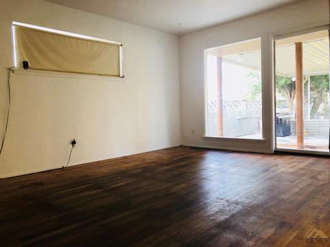 3111 Berkeley St, Bakersfield, CA 93305 photo 6