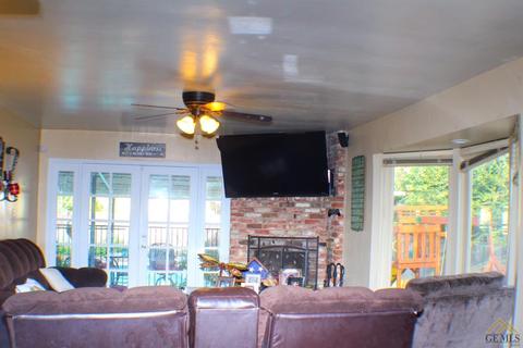 2911 Berkeley St, Bakersfield, CA 93305 photo 8