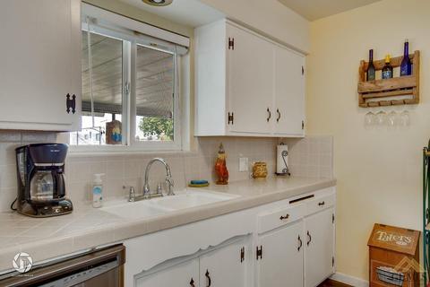 10506 Dee Dee Ave, Bakersfield, CA 93312 photo 21
